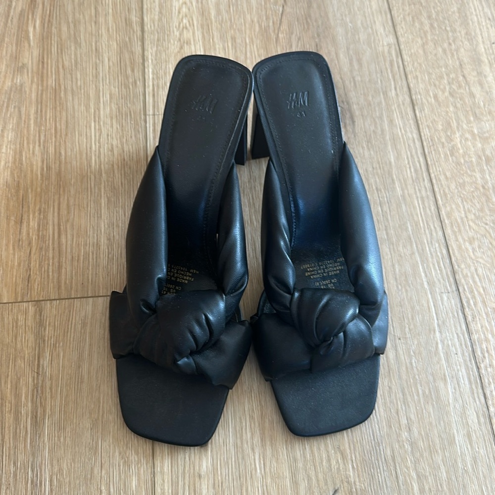 Black heel